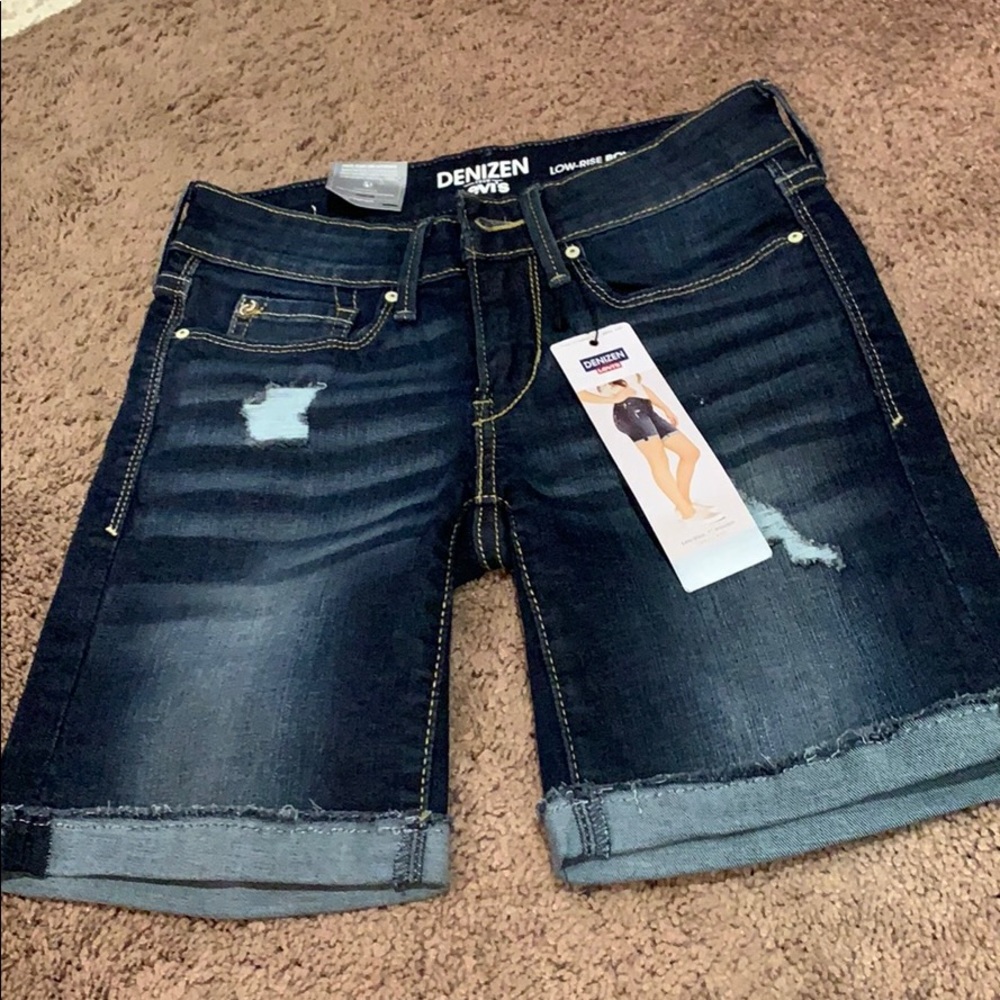 Levi’s low rise shorts